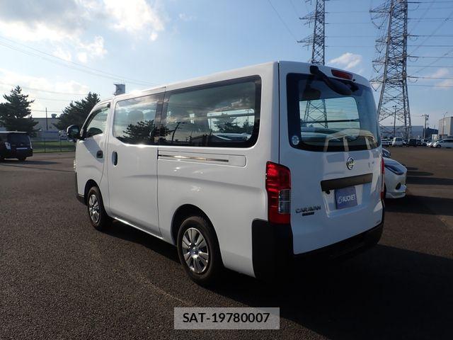 Nissan NV350 Caravan 2021-07 8337269-2