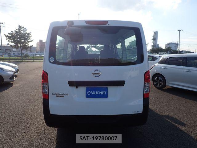 Nissan NV350 Caravan 2021-07 8337269-6