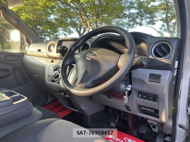 Nissan NV350 Caravan 2013-06 8337267-10