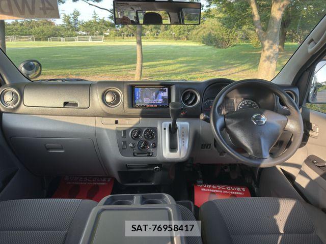 Nissan NV350 Caravan 2013-06 8337267-11
