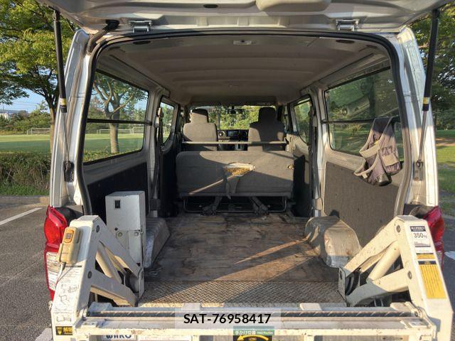 Nissan NV350 Caravan 2013-06 8337267-17