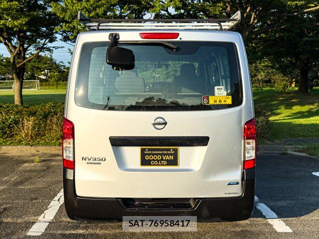 Nissan NV350 Caravan 2013-06 8337267-7