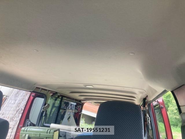 Nissan NV350 Caravan 2019-03 8337270-12