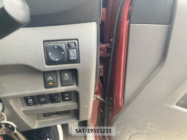 Nissan NV350 Caravan 2019-03 8337270-18