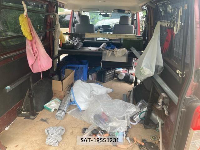 Nissan NV350 Caravan 2019-03 8337270-23