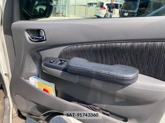 Nissan NV350 Caravan 2021-03 8337266-15