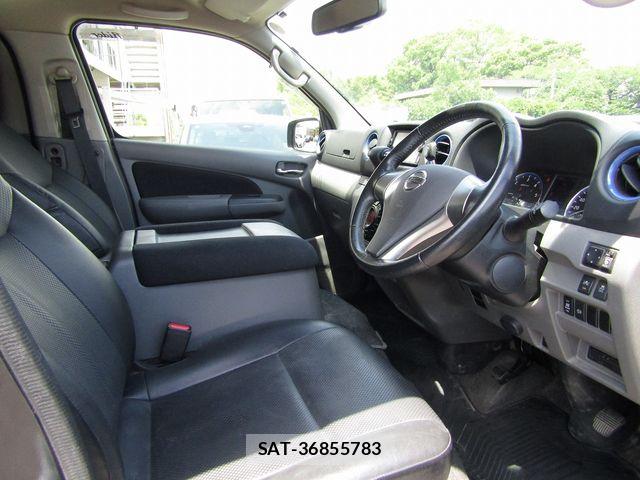 Nissan NV350 Caravan 2021-02 8355283-9