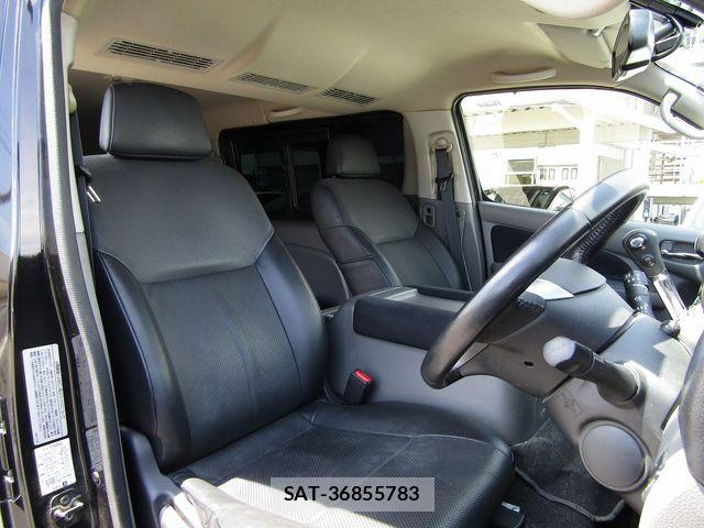 Nissan NV350 Caravan 2021-02 8355283-10