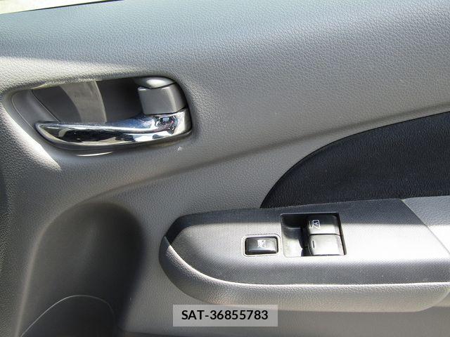 Nissan NV350 Caravan 2021-02 8355283-21