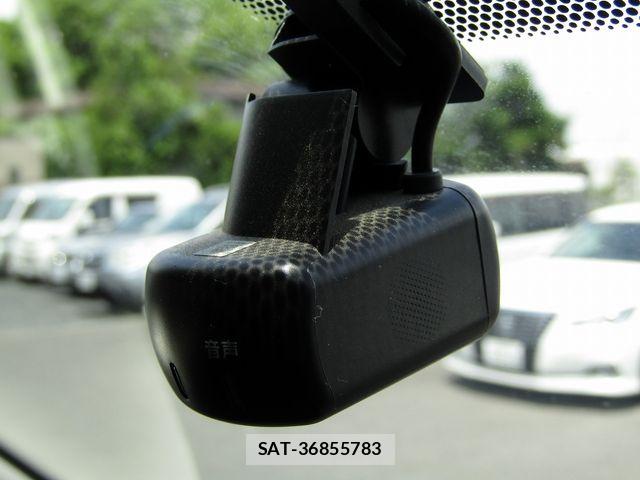 Nissan NV350 Caravan 2021-02 8355283-22