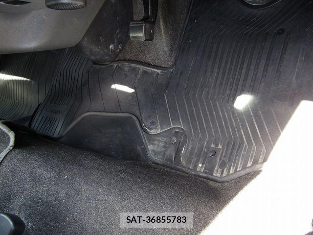 Nissan NV350 Caravan 2021-02 8355283-24