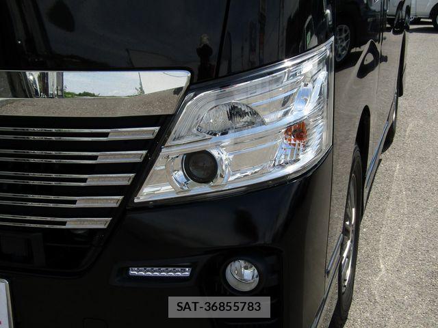 Nissan NV350 Caravan 2021-02 8355283-25