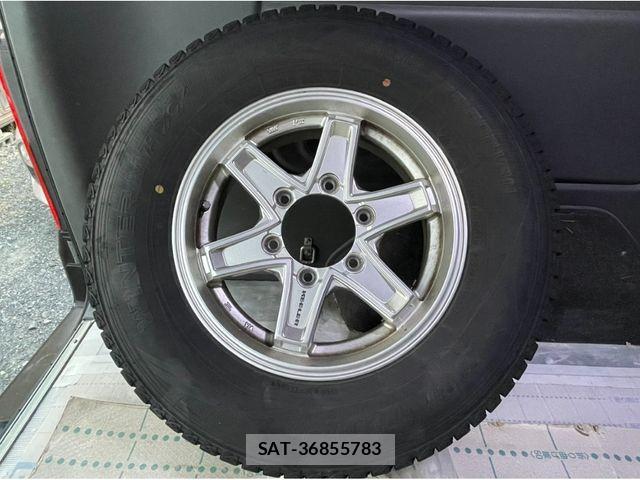 Nissan NV350 Caravan 2021-02 8355283-28