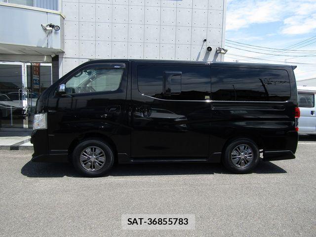 Nissan NV350 Caravan 2021-02 8355283-4