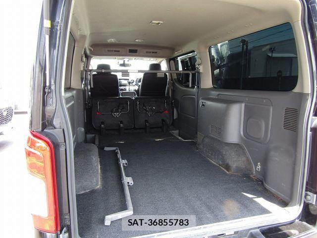 Nissan NV350 Caravan 2021-02 8355283-8