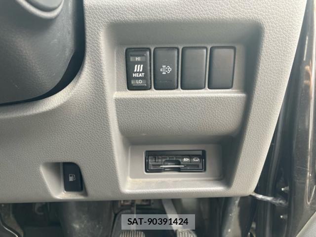 Nissan NV350 Caravan 2014-09 8367932-10