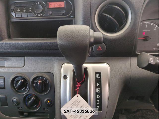 Nissan NV350 Caravan 2017-12 8414151-10