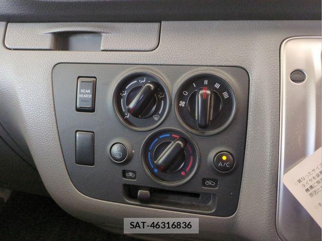 Nissan NV350 Caravan 2017-12 8414151-11