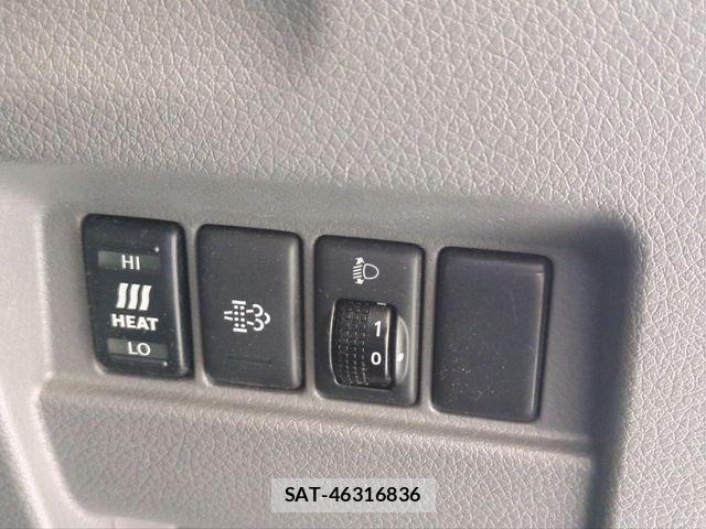 Nissan NV350 Caravan 2017-12 8414151-13