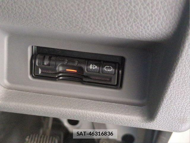 Nissan NV350 Caravan 2017-12 8414151-14