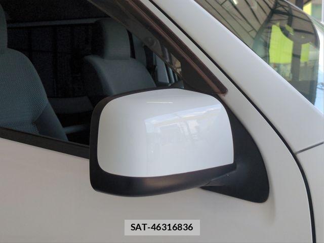 Nissan NV350 Caravan 2017-12 8414151-23