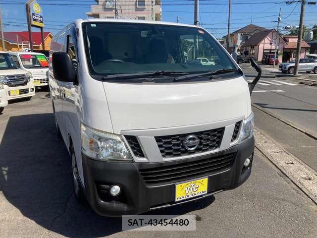 Nissan NV350 Caravan 2015-02 8458136-2