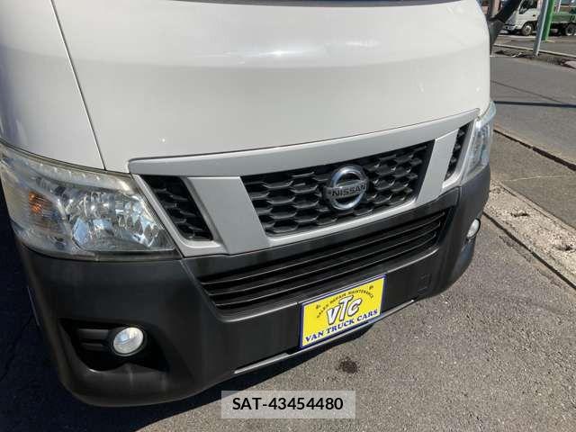 Nissan NV350 Caravan 2015-02 8458136-3