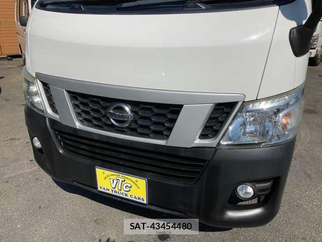 Nissan NV350 Caravan 2015-02 8458136-4