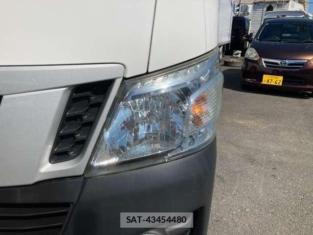 Nissan NV350 Caravan 2015-02 8458136-6