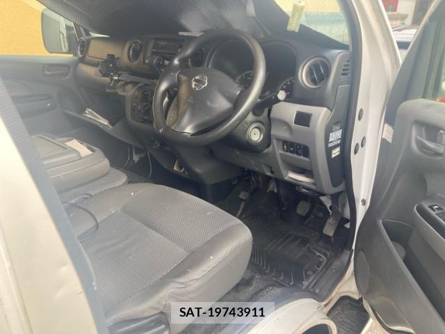 Nissan NV350 Caravan 2012-09 8526426-9