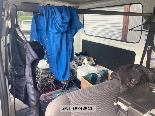 Nissan NV350 Caravan 2012-09 8526426-12