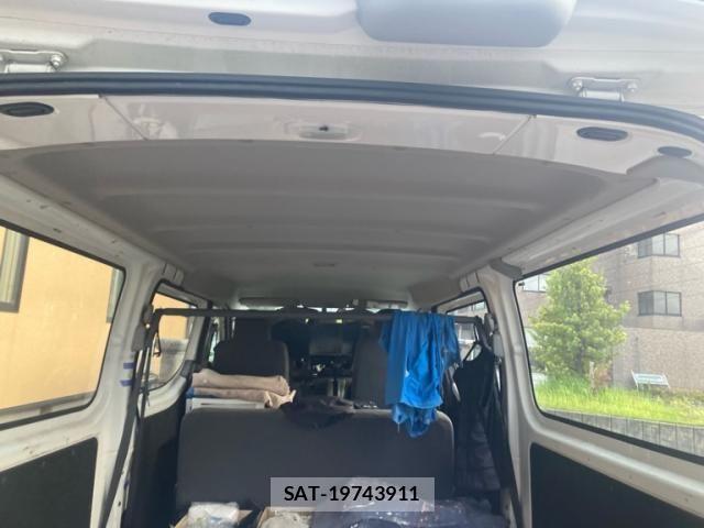 Nissan NV350 Caravan 2012-09 8526426-13