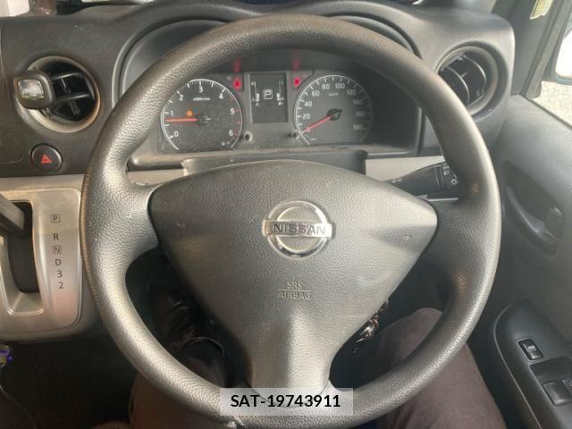 Nissan NV350 Caravan 2012-09 8526426-14