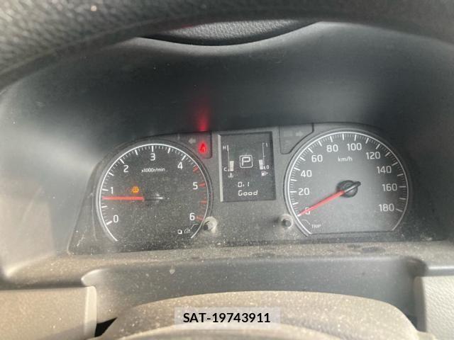 Nissan NV350 Caravan 2012-09 8526426-15