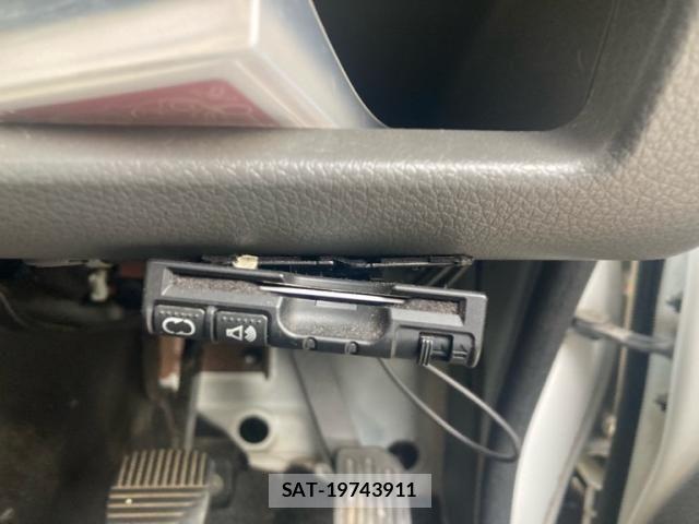 Nissan NV350 Caravan 2012-09 8526426-19