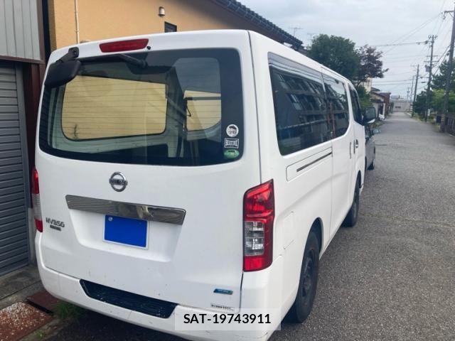 Nissan NV350 Caravan 2012-09 8526426-4