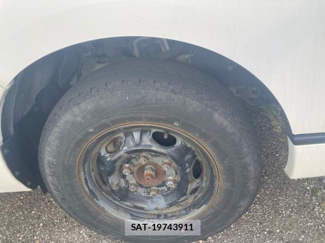 Nissan NV350 Caravan 2012-09 8526426-8