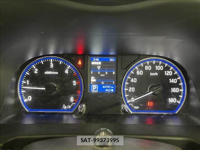 Nissan NV350 Caravan 2020-09 8526413-14