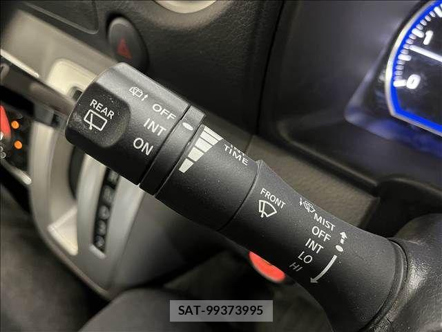 Nissan NV350 Caravan 2020-09 8526413-16