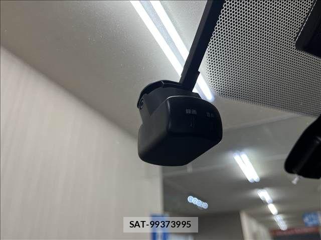 Nissan NV350 Caravan 2020-09 8526413-23