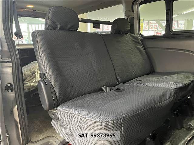 Nissan NV350 Caravan 2020-09 8526413-25
