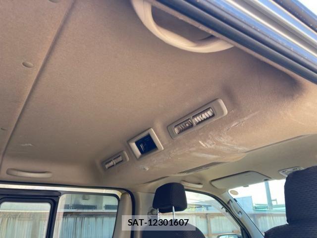 Nissan NV350 Caravan 2014-07 8526425-13