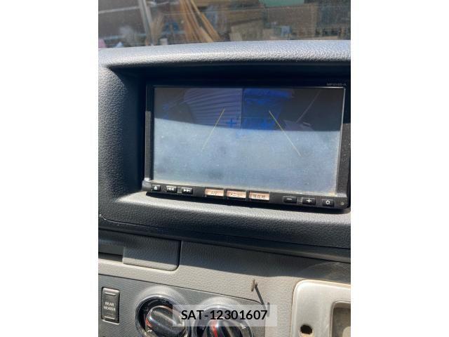 Nissan NV350 Caravan 2014-07 8526425-21