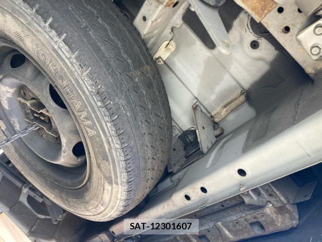 Nissan NV350 Caravan 2014-07 8526425-6