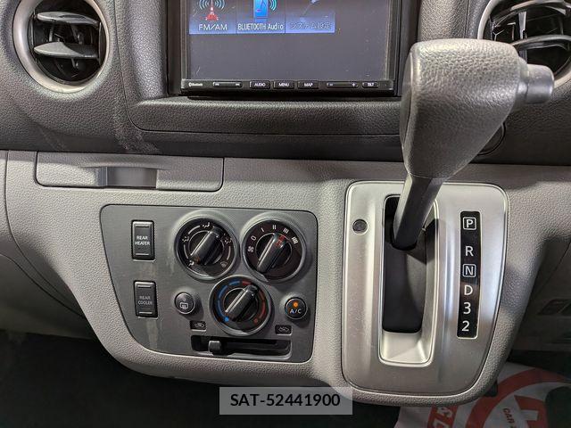 Nissan NV350 Caravan 2020-03 8526423-27