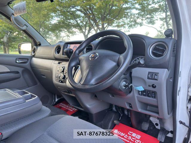 Nissan NV350 Caravan 2013-12 8526424-10