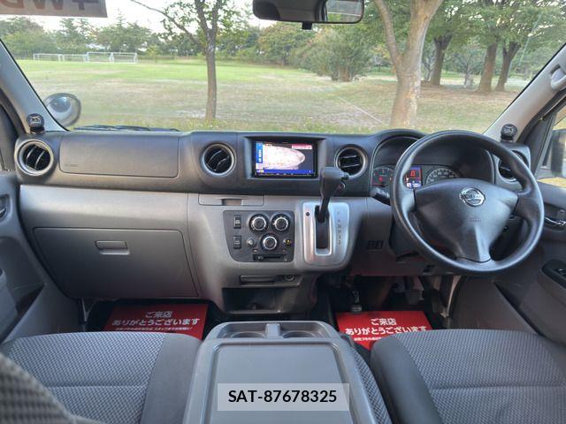 Nissan NV350 Caravan 2013-12 8526424-11