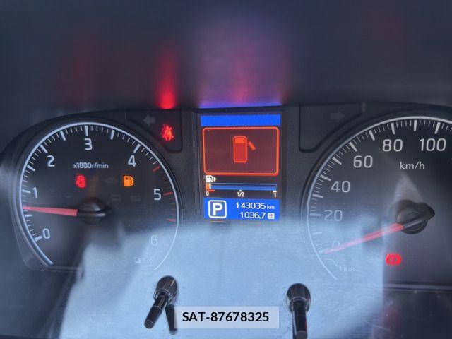 Nissan NV350 Caravan 2013-12 8526424-13