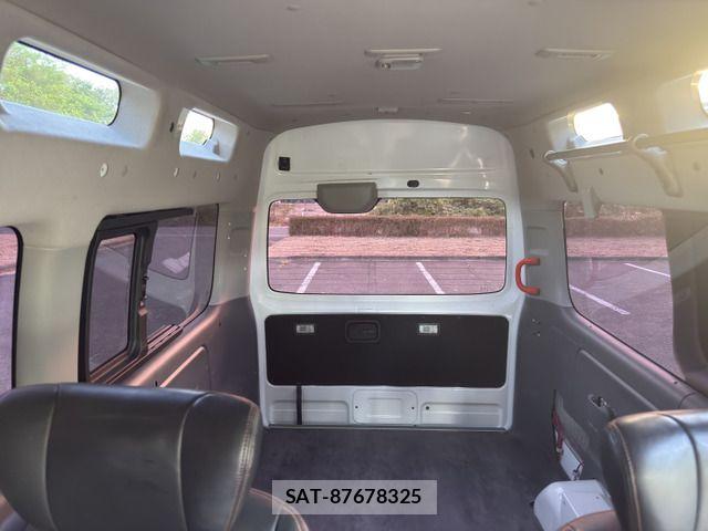 Nissan NV350 Caravan 2013-12 8526424-17