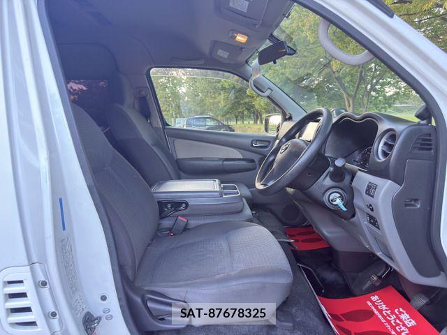 Nissan NV350 Caravan 2013-12 8526424-8